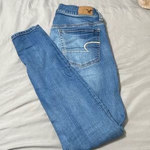 Medium wash blue American Eagle jeans size 2 jeggings